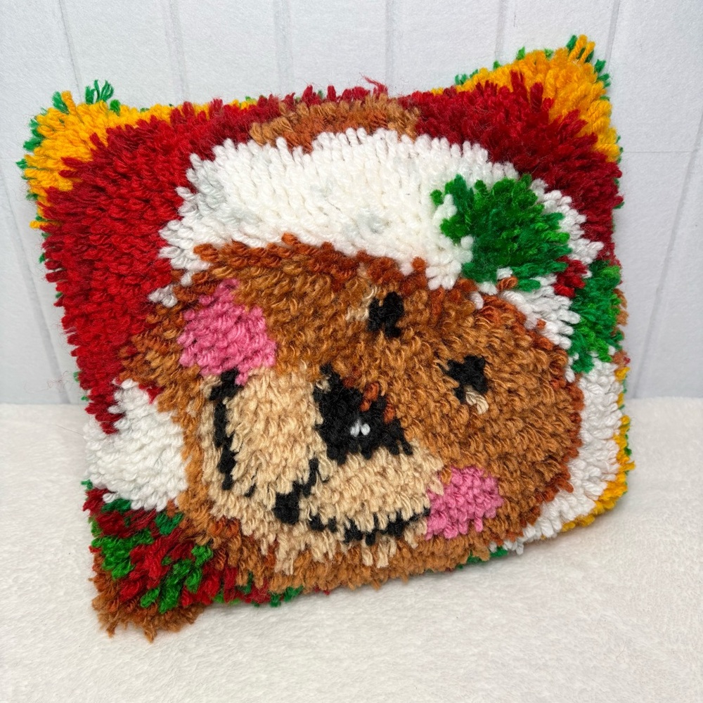 Caron International Vintage Christmas‎ Jingle Bear Latch Hook Pillow